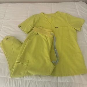 FIGS Women’s Citrine Catarina Top (L)/Zamora High Waisted 2.0 Jogger (LP)